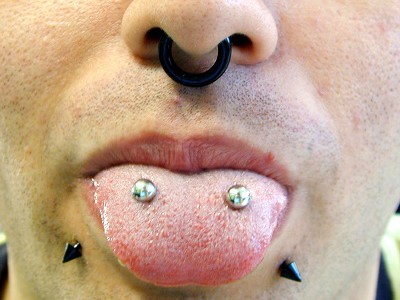 Infektionsrisiko beim Piercing Infektionsrisiko beim Piercing